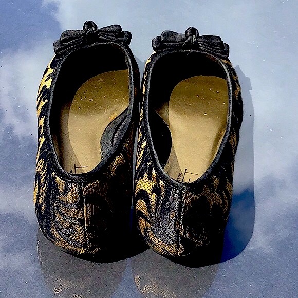 Ann Taylor black & gold  loft flats 🥿 - Picture 3 of 11